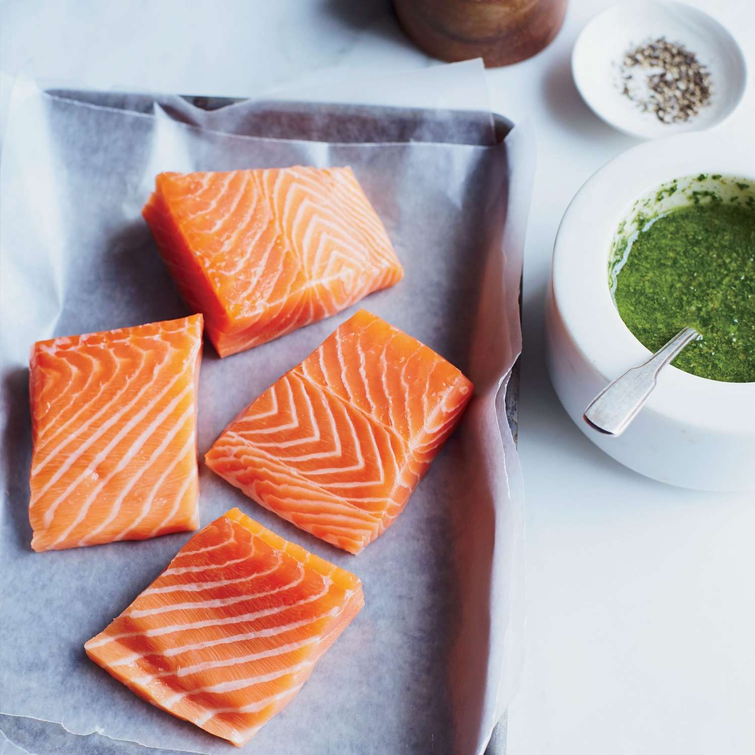 Fresh Norwegian salmon portions