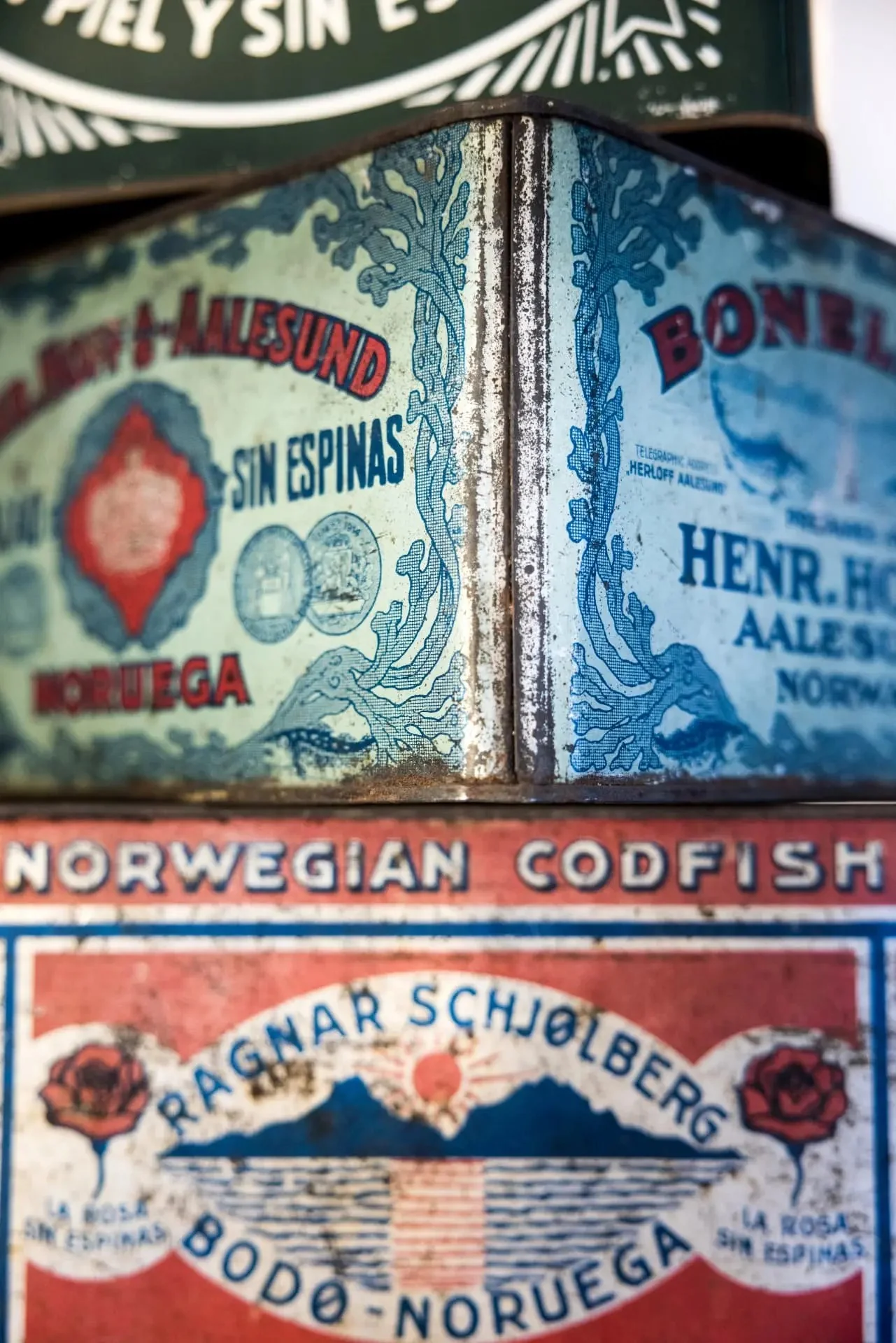 Klipfisz i ryba solona (Gadus morhua) — Historyczne norweskie opakowania eksportowe dorsza z Ålesund i Bodø